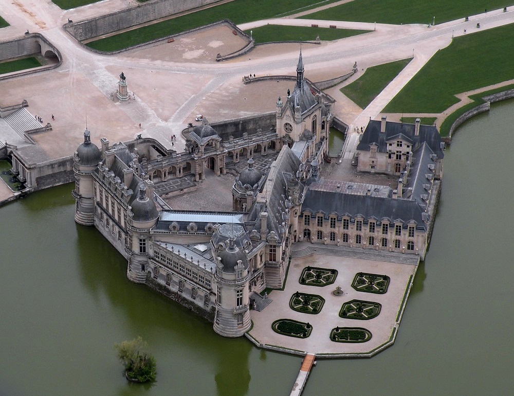 <span style='font-size: large; font-family: 'trebuchet ms', geneva;'><strong>Château de chantilly</strong></span>